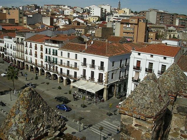 CITA EN CÁCERES DE LOS REALES CRONISTAS DE ESPAÑA