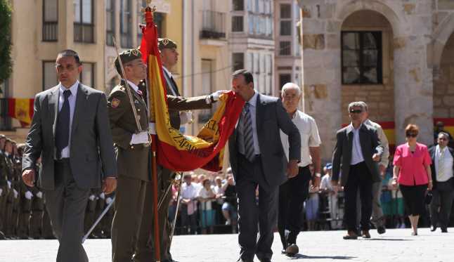 LA BANDERA, SÍMBOLO Y FERVOR