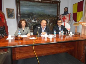 Presentación del libro El castillo de Tolosa, escrito por Francisco José Pérez, en el edificio de usos múltiples de Navas de Tolosa.