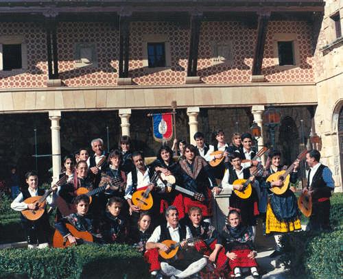 JUAN ANTONIO MARTÍNEZ GÓMEZ-GORDO, CRONISTA OFICIAL DE LA CIUDAD DE SIGÜENZA, UNO DE LOS PROLOGUISTAS DEL LIBRO «LA RONDALLA SEGUNTINA», DE JAVIER SANZ SERRULLA