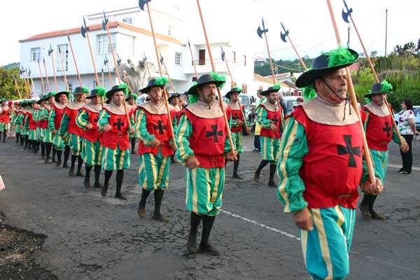 LA CRONISTA OFICIAL DE LOS LLANOS DE ARIDANE, MARÍA VICTORIA HERNÁNDEZ, REALIZA UNA EXPOSICIÓN SOBRE LA REPRESENTACIÓN DE LA BATALLA DE LEPANTO