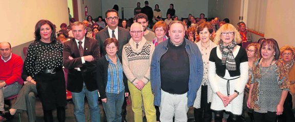 ARRIONDAS PONE EL LISTÓN NAVIDEÑO MUY ALTO • LOS COMERCIANTES CELEBRAN SU GALA ANUAL Y PRESENTAN LA PROGRAMACIÓN PARA LAS FIESTAS