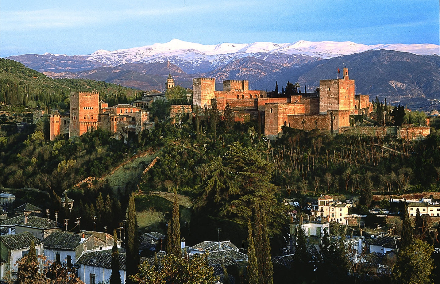 GRANADA SEDE DE UN SEMINARIO SOBRE EL ‘ESPAÑOL COMO PUENTE DE CREACIÓN LITERARIA’