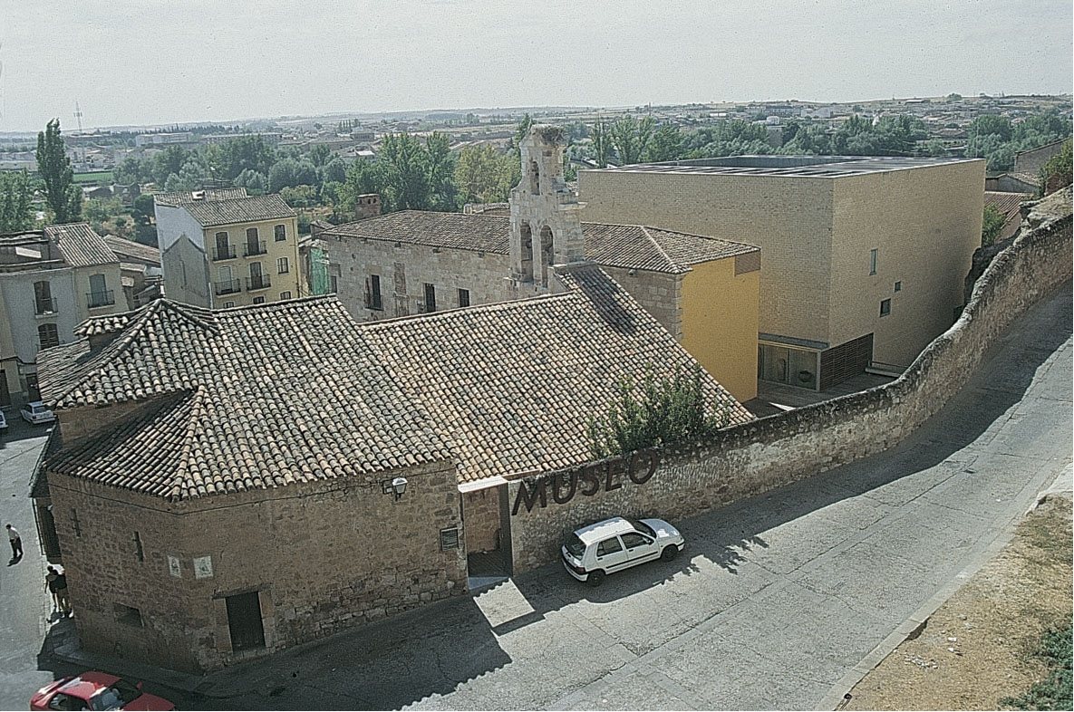 CHARLA DE ANTONIO SÁNCHEZ DEL BARRIO, CRONISTA OFICIAL DE MEDINA DEL CAMPO (VALLADOLID), EN EL MUSEO DE ZAMORA