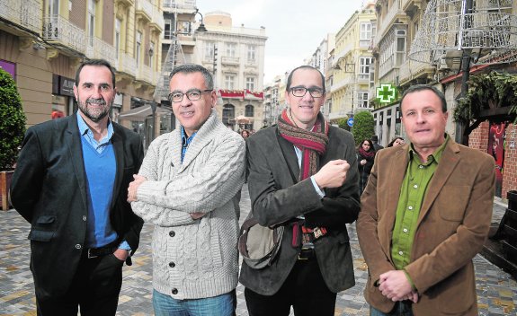 CUATRO VEEDORES PARA EL MUNICIPIO • LOS RECIÉN NOMBRADOS CRONISTAS OFICIALES LUCHARÁN PARA QUE CASTILLOS, FORTALEZAS, BALUARTES Y MURALLAS SEAN DECLARADOS PATRIMONIO CULTURAL MATERIAL DE LA HUMANIDAD