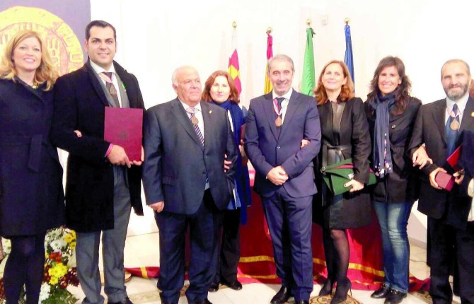 MÁS HISTORIA PARA EL ATENEO • LA ENTIDAD CULTURAL DE SANTISTEBAN DEL PUERTO (JAÉN) CELEBRÓ LA ADMISIÓN DE TRES NUEVOS SOCIOS