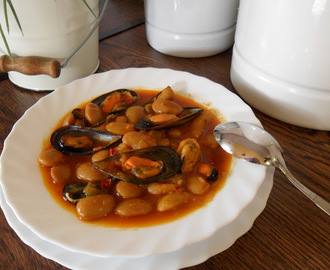 FABINES CON MEJILLONES A LA SIDRA