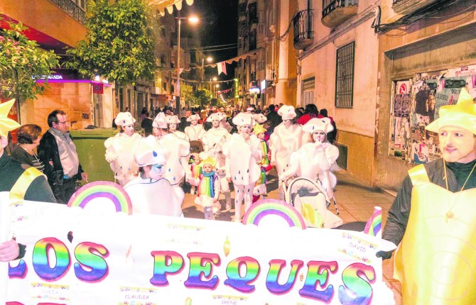 TIEMPO DE MEDIEVO Y CARCAJADAS • LAS FIESTAS DE LA EMBAJADA Y EL CARNAVAL MOVILIZAN A CIENTOS DE PARTICIPANTES EN JÓDAR (JAÉN)