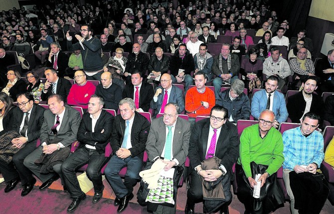 GALARDONES A UNA COMARCA QUE DA LA BIENVENIDA A ANDALUCÍA • EL ESCENARIO DEL TEATRO CARLOS III BRILLA CON 19 RECONOCIMIENTOS INDISPENSABLES