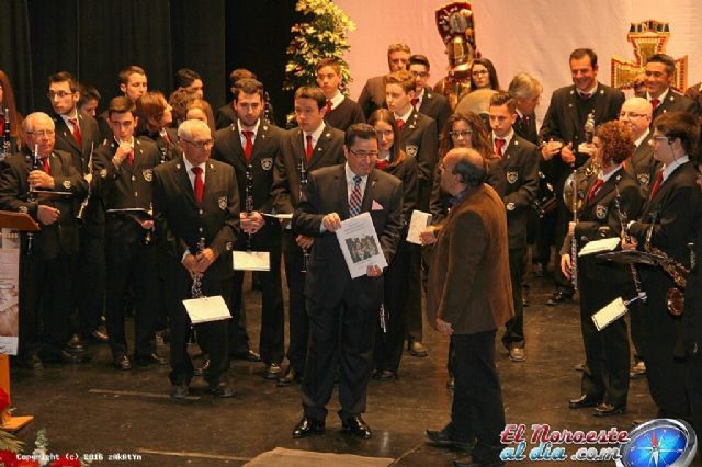 LA COMPAÑÍA DE ARMAOS DE LA VERA CRUZ DE CARAVACA (MURCIA) PRESENTÓ SU HIMNO-MARCHA EN SUS II JORNADAS CULTURALES