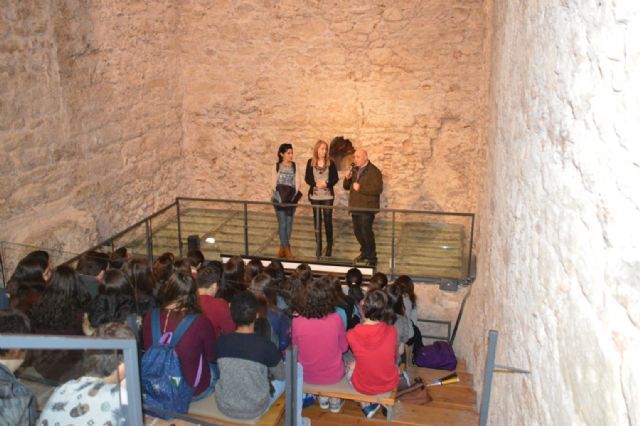 ALUMNOS DEL INSTITUTO VALLE DE LEIVA, DE ALHAMA DE MURCIA, RECIBEN EN SUS CASAS A UN GRUPO DE JÓVENES FRANCESES