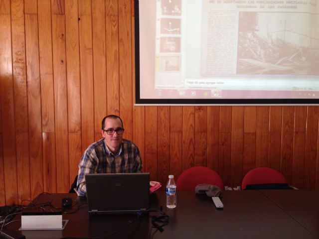 JUAN IGNACIO FERRÁNDEZ, CRONISTA OFICIAL DE CARTAGENA (MURCIA), IMPARTIÓ UNA CHARLA SOBRE HISTORIA DE CARTAGENA A LOS MAYORES