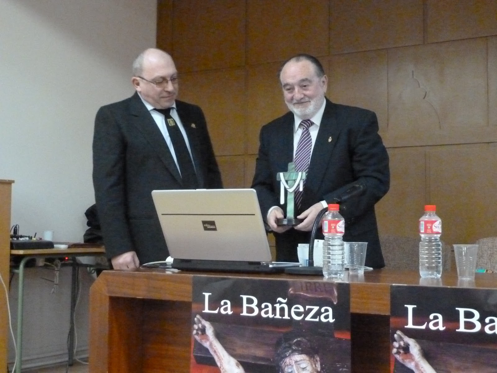 CONFERENCIA DEL PRESIDENTE DE LA REAL ASOCIACIÓN ESPAÑOLA DE CRONISTAS‏ OFICIALES EN LA BAÑEZA (LEÓN)