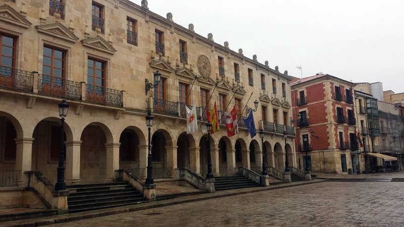 PIDEN QUE SEAN LOS MÉRITOS PROFESIONALES LOS QUE AVALEN AL CRONISTA OFICIAL DE LA CIUDAD DE SORIA