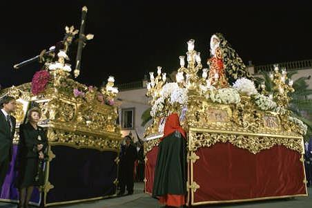 JUAN JOSÉ LAFORET, CRONISTA OFICIAL DE LA CIUDAD DE LAS PALMAS DE GRAN CANARIA, RETRANSMITE LA PROCESIÓN DEL ENCUENTRO, CON TV CANARIA