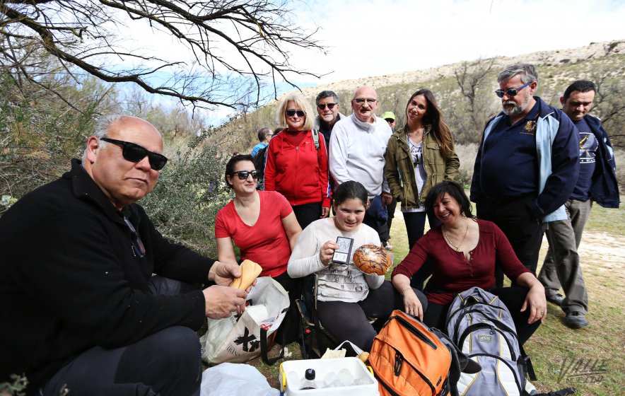 ELDA Y PETRER (ALICANTE) DISFRUTAN DEL DÍA DE LA MONA EN SUS PARAJES NATURALES