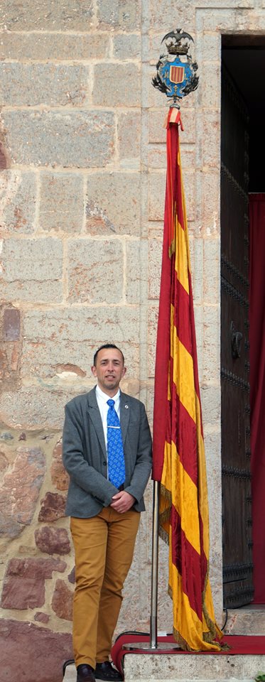 «L’ÚLTIM DELS VALENCIANS» EN EL SOMNI DEL CENTENARI DE L’APLEC DEL PUIG • HI HA MOMENTS PER A VIURE’LS: EL PARLAMENT AL PUIG AL COSTAT DE LA SENYERA DE SAGUNT