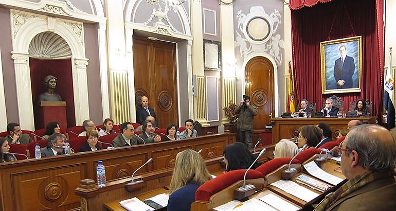 EL PLENO DEL AYUNTAMIENTO DE BADAJOZ APRUEBA UNA MOCIÓN PRESENTADA PARA LA RESTITUCIÓN Y HOMENAJE, MEDIANTE LA INSTALACIÓN DE UN BUSTO POR SUSCRIPCIÓN POPULAR, A MARGARITA NELKEN POR SER LA PRIMERA MUJER QUE REPRESENTÓ A BADAJOZ EN EL PARLAMENTO ESPAÑOL