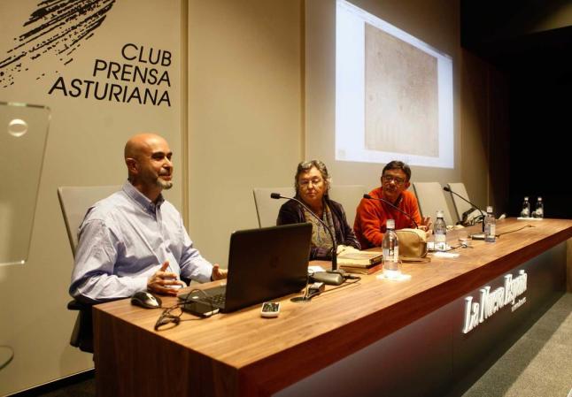 TUÑÓN: «OVIEDO CRECE A SU ALBEDRÍO HASTA LA GUERRA, DESPUÉS MANDA EL CONSISTORIO» • EL ARQUITECTO EXPONE SU CLASIFICACIÓN DE LAS «COSAS URBANAS» PARA ENTENDER LA DISPOSICIÓN Y LA ARQUITECTURA DE «UNA CIUDAD DE MATICES»