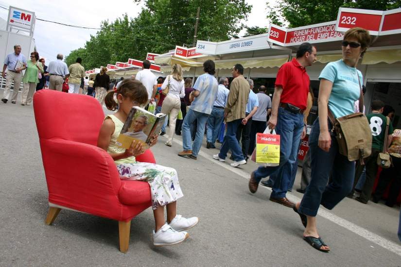 LIBROS AL SOL Y A LA LLUVIA