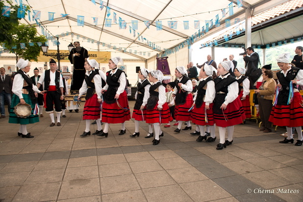 LA BANDA GAITES DE VILLAVICIOSA Y EL GRUPO FOLKLÓRICO AIRES DE ASTURIAS ACTUARÁN ESTE DOMINGO EN EL FESTIVAL DEL ARROZ CON LECHE DE CABRANES