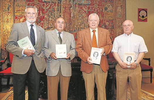 LA REAL ACADEMIA DE CÓRDOBA RINDE HOMENAJE A LA PROFESORA LUISA REVUELTA CON UNA BIOGRAFÍA ESCRITA POR JOSÉ COSANO Y ANTONIO CRUZ • OTRA PUBLICACIÓN RECOGE LAS CONCLUSIONES DEL SEMINARIO DE PARÍS