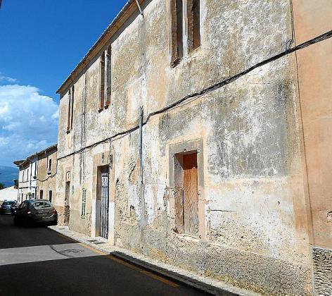 LA PARROQUIA DE SENCELLES (BALEARES) PONE A LA VENTA CAN GARROVER, SEDE DEL ANTIGUO TEATRO