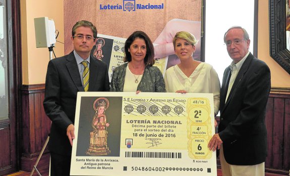 LA ARRIXACA ILUSTRA LOS DÉCIMOS DE LA LOTERÍA DEL SÁBADO • LA IMAGEN DE LA VIRGEN SE HA LANZADO EN DIEZ MILLONES DE DÉCIMOS EN 10.500 PUNTOS DE TODA ESPAÑA PARA EL SORTEO DEL PRÓXIMO 18 DE JUNIO