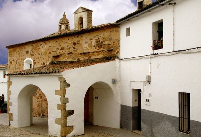 ANÁLISIS DEL LEGADO JUDÍO DE LA SOCIEDAD CACEREÑA DEL SIGLO XV, DONDE REPRESENTABAN EL 5% DE HABITANTES