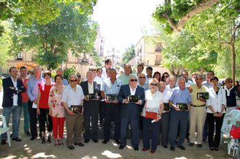 TERCERA DE LAS CUATRO PROPUESTAS DE LA INICIATIVA SIGÜENZA GASTRONÓMICA • BONI ANGUITA Y LOS HOSTELEROS DE POSGUERRA, ESTRENAN EL PREMIO AL «FINO SEGUNTINO»