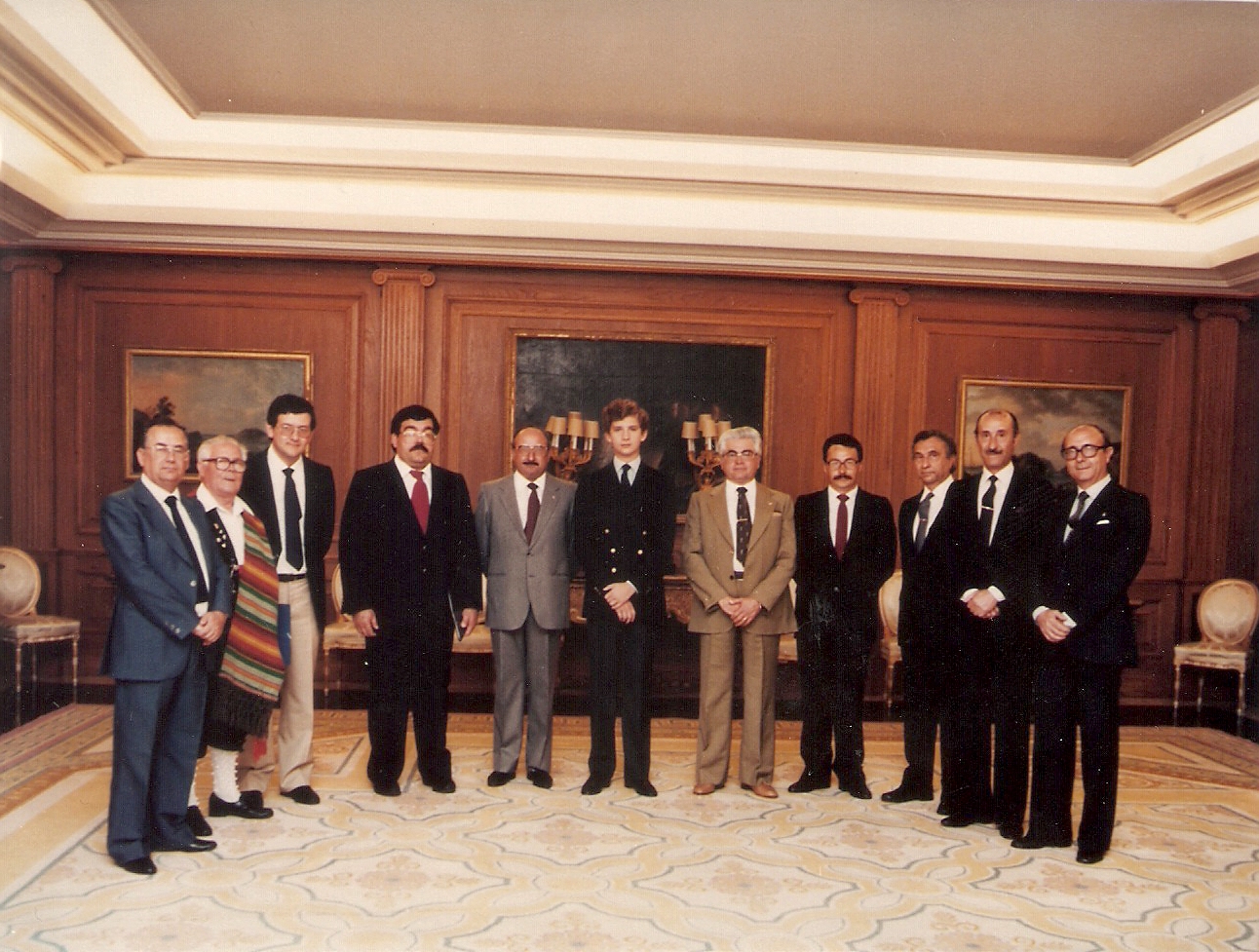 PRIMERA  RECEPCIÓN  DEL  PRÍNCIPE  DE  ASTURIAS • 32 AÑOS DE LA ENTREGA DE LA PRIMERA CRILLA DE ORO