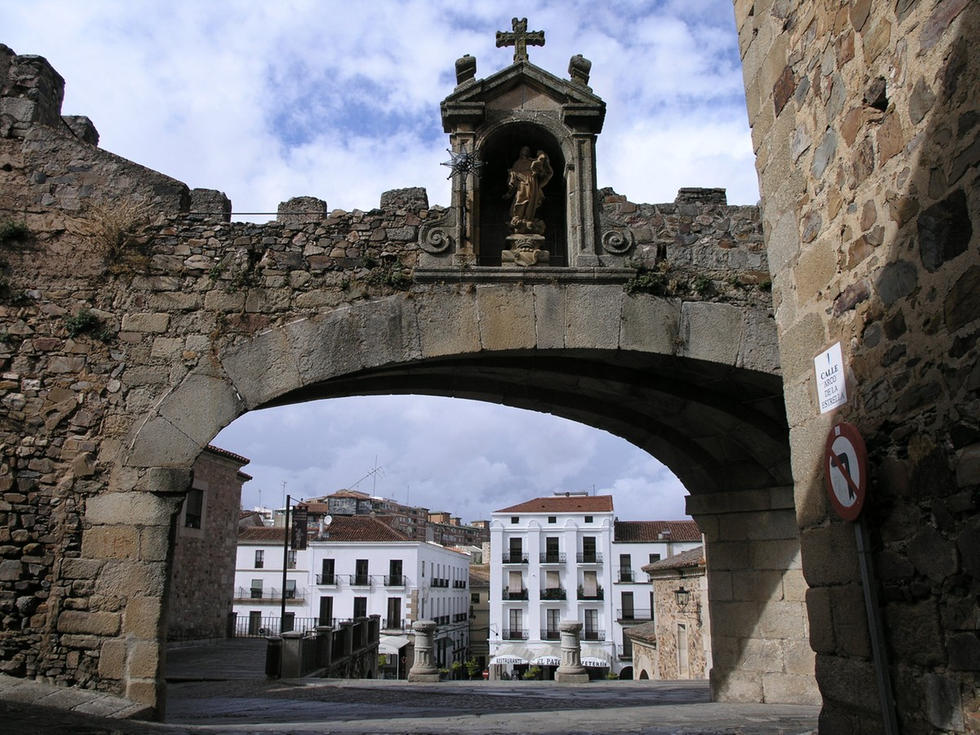 LA ORGANIZACIÓN MUNICIPAL DEL  CÁCERES MEDIEVAL (II)