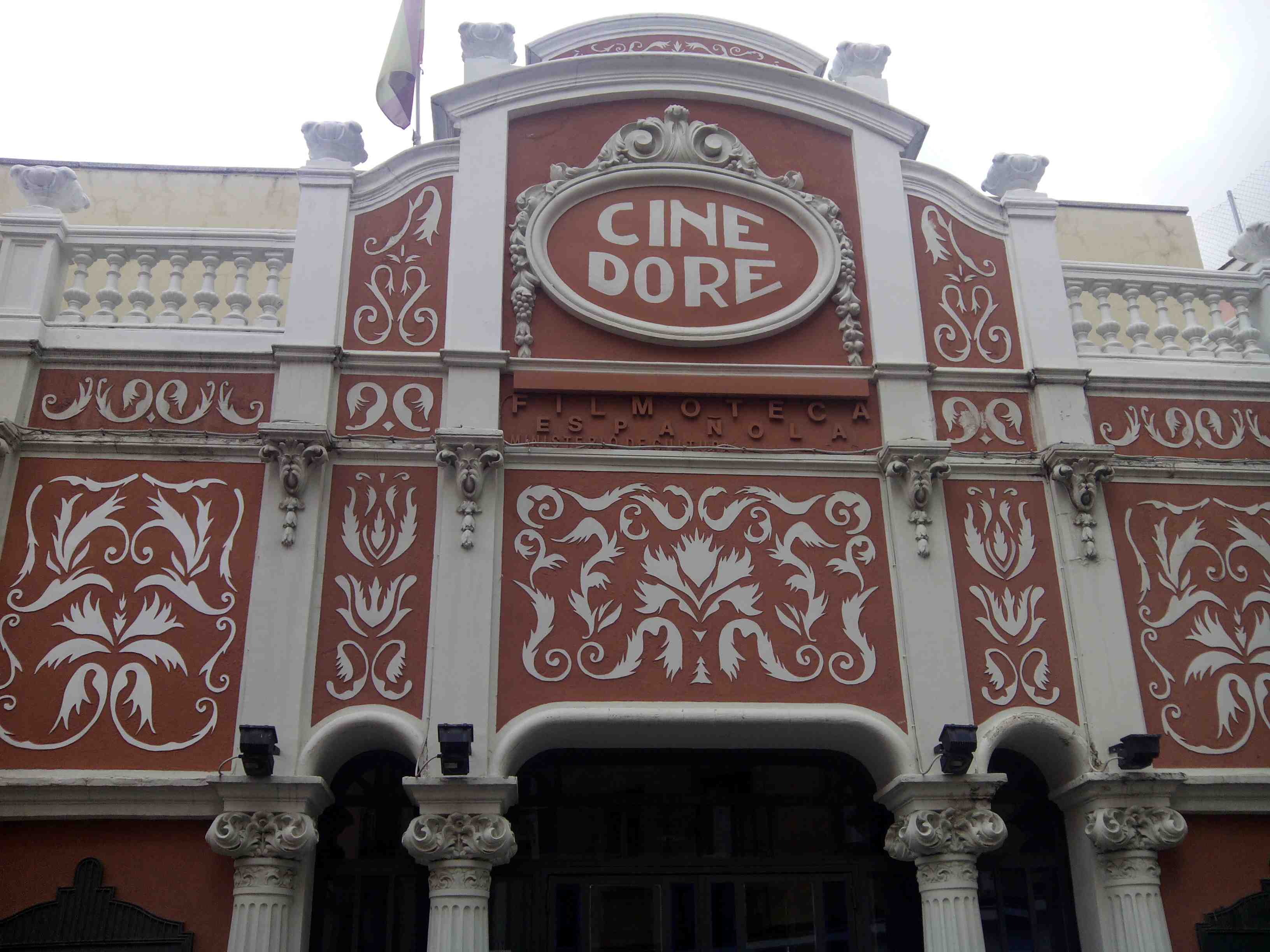 EL CINE DORÉ