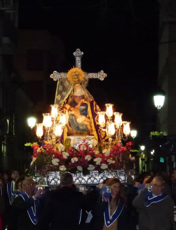 RECOGEN FIRMAS EN NAVALMORAL DE LA MATA (CÁCERES) PARA QUE LA VIRGEN NO SEA ALCALDESA PERPETUA • HAN INICIADO UNA CAMPAÑA A TRAVÉS DE CHANGE.ORG POR ENTENDER QUE VIOLA LA SEPARACIÓN DE PODERES ENTRE ESTADO Y RELIGIÓN