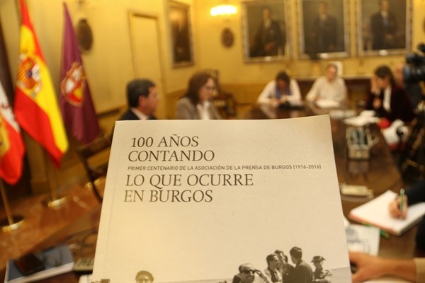 UN LIBRO REPASA LA HISTORIA DEL PERIODISMO EN BURGOS EN LOS ÚLTIMOS CIEN AÑOS