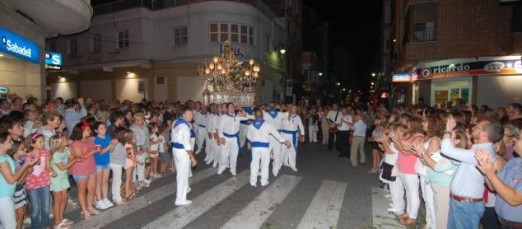 LA PATRONA MÁS PEREGRINA • LA VIRGEN DEL LLUCH RECORRE TODAS LAS PARROQUIAS DE ALZIRA EN EL 50 ANIVERSARIO DE SU CORONACIÓN