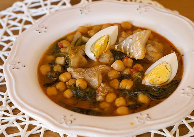 BACALAO Y ESPINACAS, LO QUE FALTABA PARA EL GUISO