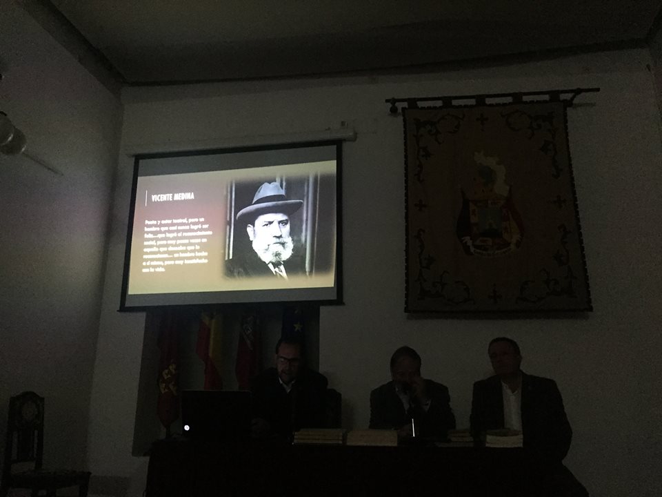 CONFERENCIA DE LOS CRONISTAS OFICIALES DE CARTAGENA (MURCIA), LUIS MIGUEL PÉREZ ADÁN Y FRANCISCO JOSÉ FRANCO EN EL ANIVERSARIO DEL NACIMIENTO DE VICENTE MEDINA