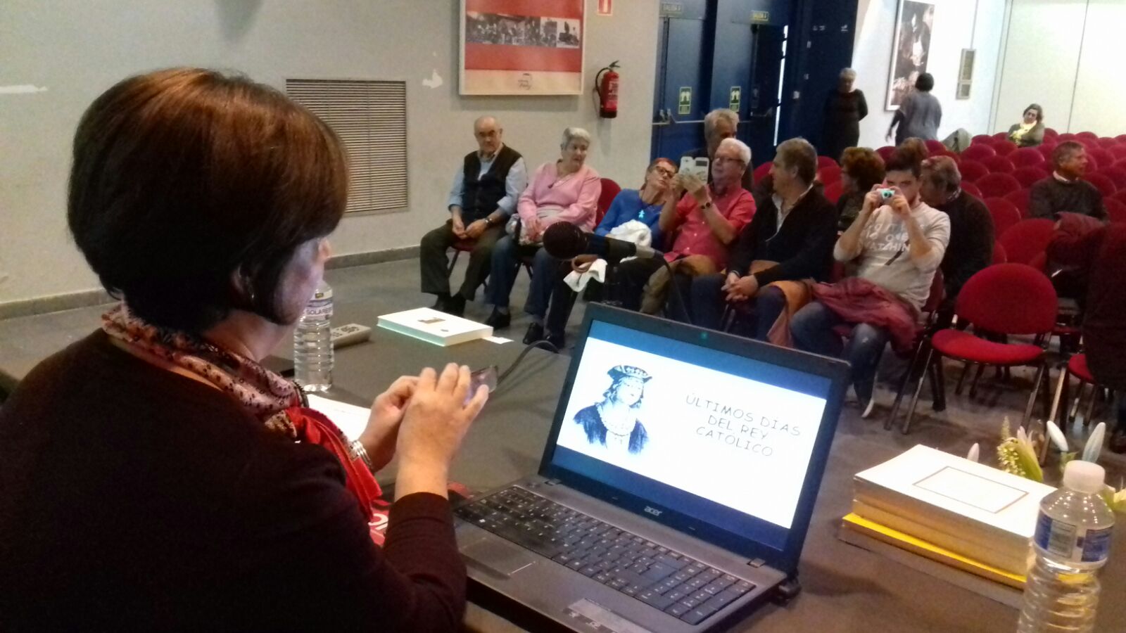 CONFERENCIA SOBRE LA MUERTE DE FERNANDO EL CATÓLICO EN MADRIGALEJO (EXTREMADURA), POR LA CRONISTA OFICIAL MARÍA GUADALUPE RODRÍGUEZ CEREZO, EN EL INSTITUTO DE ESTUDIOS HISTÓRICOS DEL SUR DE MADRID