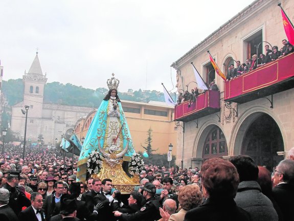 LAS FIESTAS DE LA VIRGEN DESFILAN HACIA LA DECLARACIÓN DE PATRIMONIO DE LA HUMANIDAD