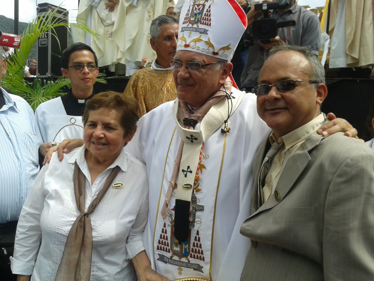 LA ASOCIACIÓN NACIONAL DE CRONISTAS OFICIALES DE VENEZUELA, CELEBRA JUBILOSA EL ASCENSO A LA PÚRPURA CARDENALICIA DEL ARZOBISPO DE MÉRIDA Y CRONISTA OFICIAL DEL MUNICIPIO LIBERTADOR, BALTAZAR ENRIQUE PORRAS CARDOZO