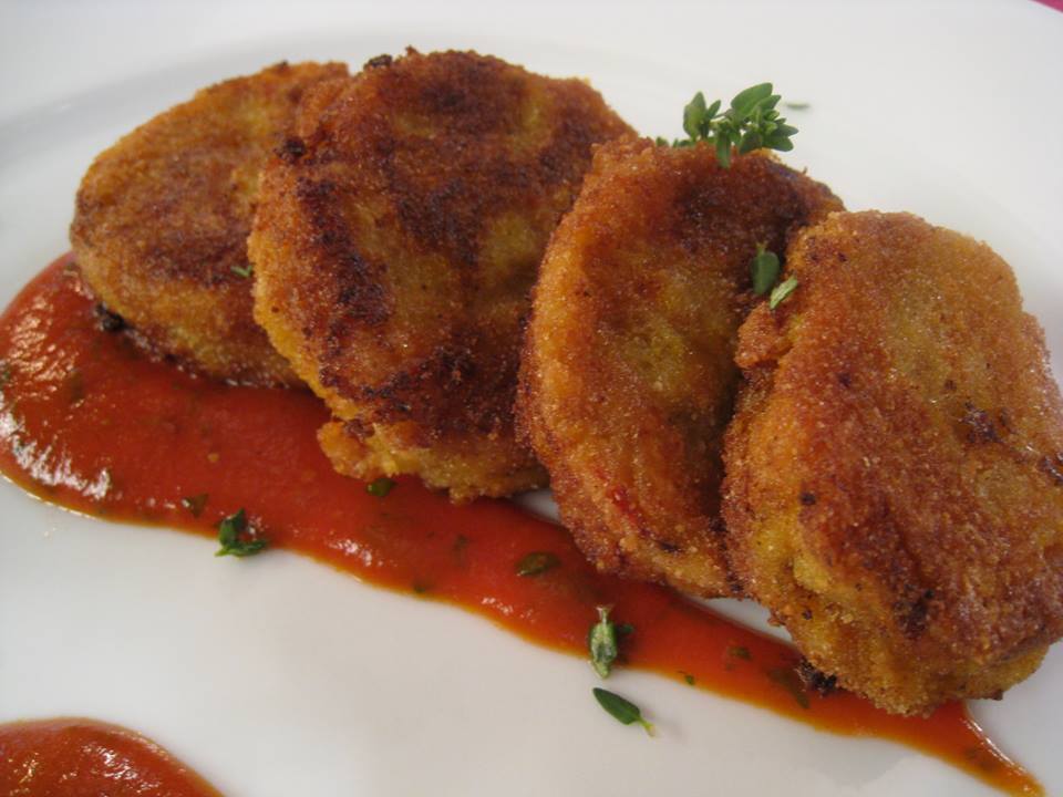 MANITAS DE CERDO RELLENAS DE LACÓN