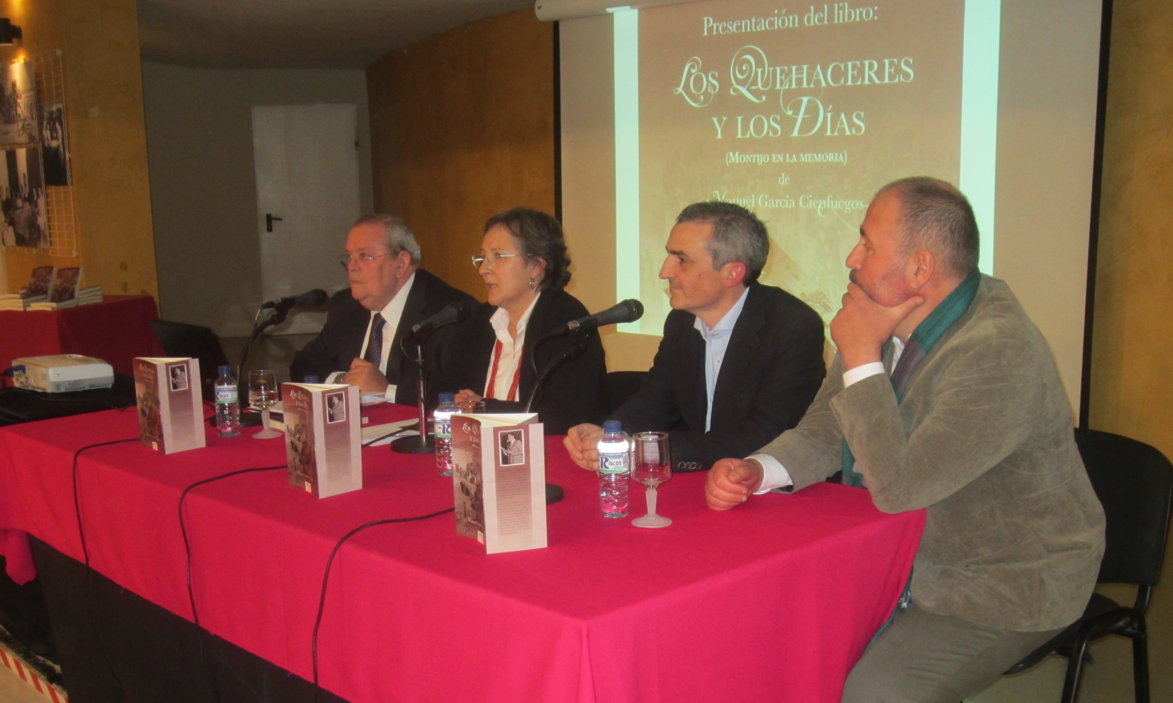 MANUEL GARCÍA CIENFUEGOS, CRONISTA OFICIAL DE MONTIJO Y LOBÓN (BADAJOZ) PRESENTÓ SU LIBRO: “LOS QUEHACERES Y LOS DÍAS” (MONTIJO EN LA MEMORIA)