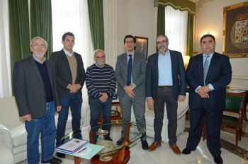 EL PRESIDENTE DE LA DIPUTACIÓN PROVINCIAL DE CIUDAD REAL, JOSÉ MANUEL CABALLERO, CONOCE EL PROYECTO DE LA PLATAFORMA CAMPO DE MONTIEL HISTÓRICO PRESIDIDA POR CLEMENTE PLAZA, CRONISTA OFICIAL DE VILLANUEVA DE LOS INFANTES