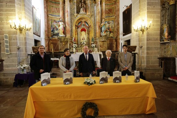 EL CONCEJO DE PEÑAMELLERA ALTA (ASTURIAS), ANALIZADO AL DETALLE EN UN DOCUMENTADO LIBRO