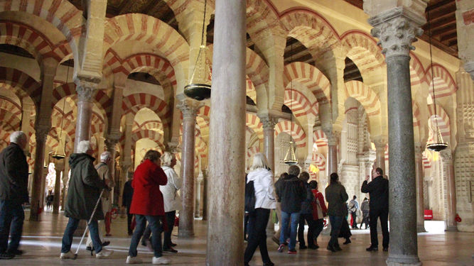 CÓRDOBA REFUERZA CON UNA FERIA DEL LIBRO SU VÍNCULO CON LA CULTURA HISPANOÁRABE • LA DIPUTACIÓN ACOGERÁ LA PRIMERA EDICIÓN DEL ACONTECIMIENTO DEL 27 AL 29 DE ENERO