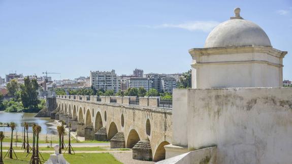 UN ESTUDIO RELACIONA LA CONSTRUCCIÓN DE LOS PUENTES DE PALMAS Y DE AJUDA