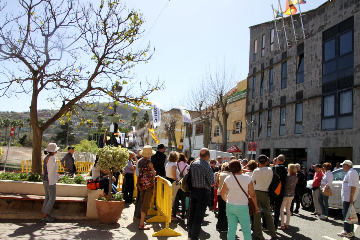 TELDE (CANARIAS) DESCUBRE LOS ENCANTOS DE LA VILLA SATAUTEÑA • MÁS DE UN CENTENAR DE PERSONAS DISFRUTARON DE LA VISITA ORGANIZADA POR LA CASA-MUSEO LEÓN Y CASTILLO