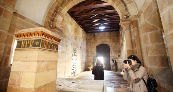 LA CONCEJALÍA DE CULTURA DE OVIEDO INSTA AL MINISTERIO DE DEFENSA A «TOMARSE EN SERIO» LA NEGOCIACIÓN DE LA VEGA Y ENCARGARÁ UN ESTUDIO SOBRE SU ESTADO ANTES DE «NEGOCIAR» LA CESIÓN DEL TEMPLO Y DEL CLAUSTRO BARROCO DEL DERRUIDO MONASTERIO