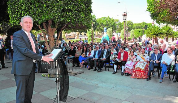 LA GLORIETA ACOGE LA PRESENTACIÓN DE LA REVISTA DEL BANDO DE LA HUERTA A CARGO DEL PERIODISTA DE ‘LA VERDAD’ Y CRONISTA OFICIAL DE MURCIA, ANTONIO BOTÍAS